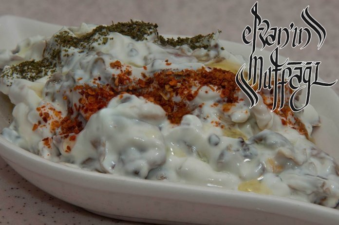 yoğurtlu kuru biber salatası